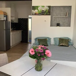  Appartamento Magnifique Au 2ème étage, à Proximité De La Gare Du Midi!