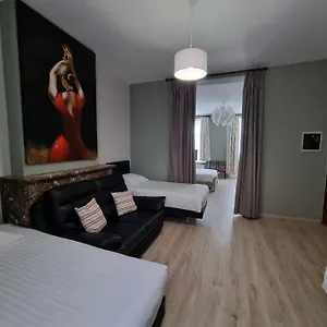 Marco Polo Midi Apartment